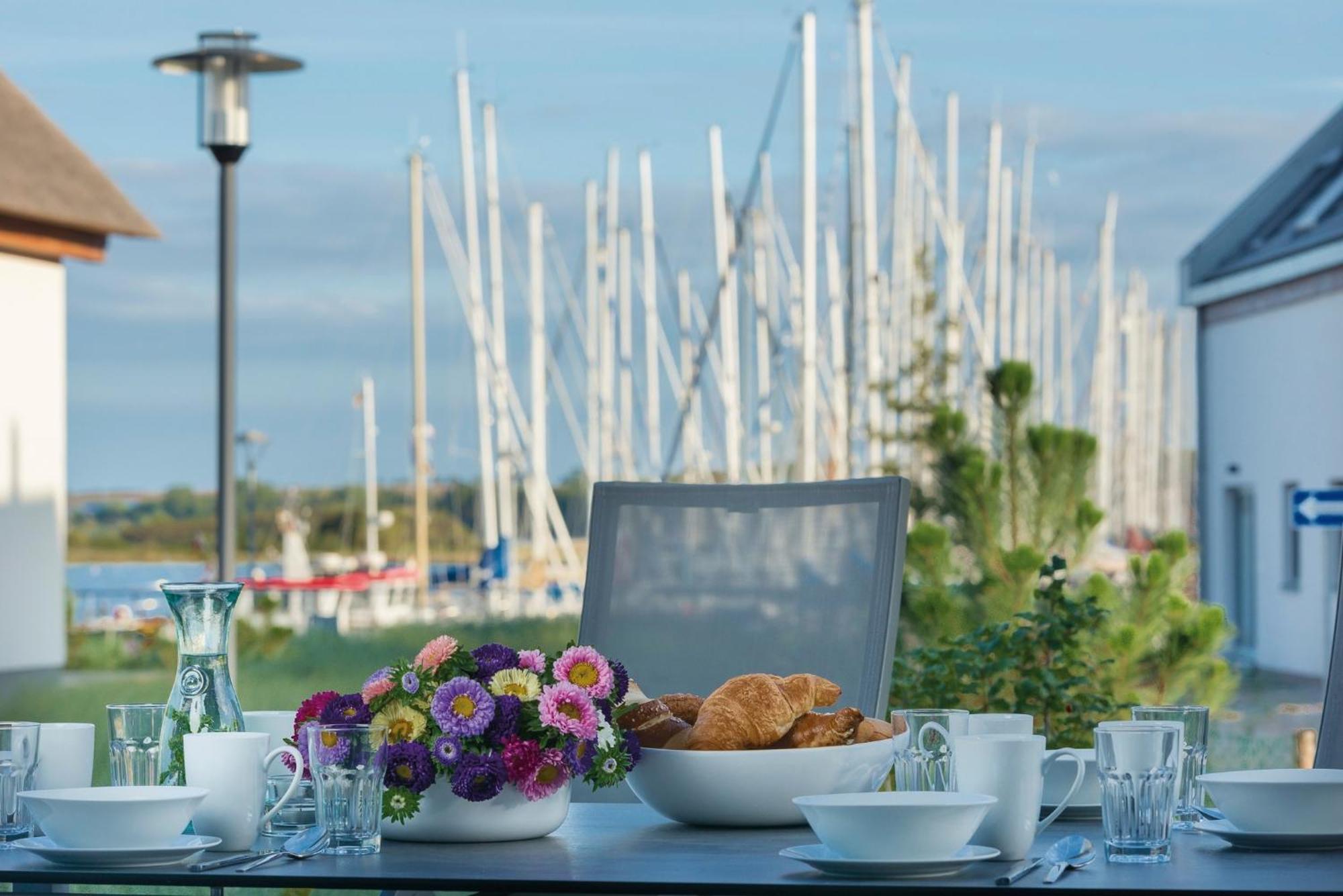 Ostsee - Reetdachhaus Nr 36 Warder im Strand Resort Heiligenhafen Exterior foto